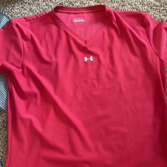 Athletic Bundle! 4 leggings and 1 Under Armour Dri-fit like shirt. Size small - Picture 12 of 12